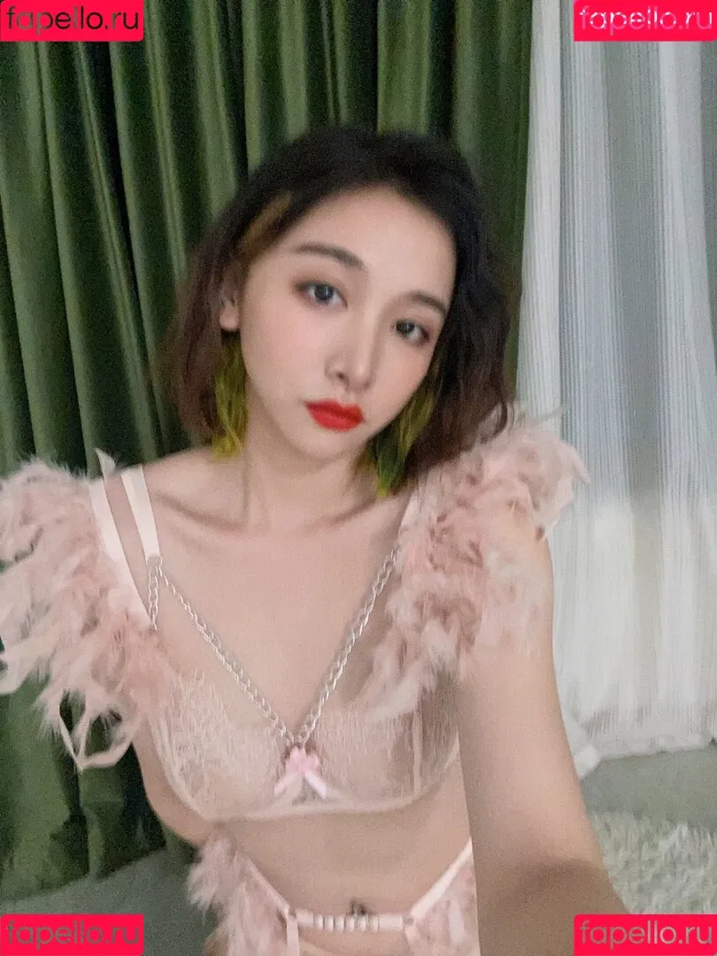 映雪Inshy Onlyfans Photo Gallery 