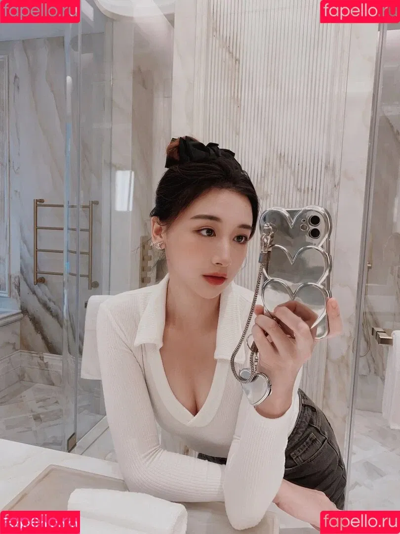 映雪Inshy Onlyfans Photo Gallery 