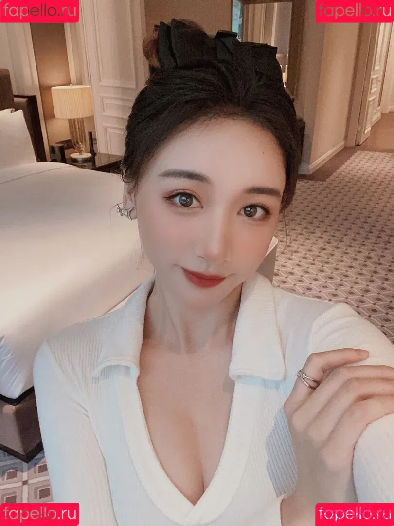 映雪Inshy Onlyfans Photo Gallery 