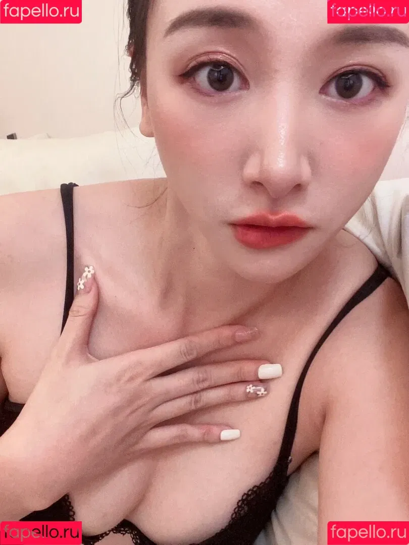 映雪Inshy Onlyfans Photo Gallery 