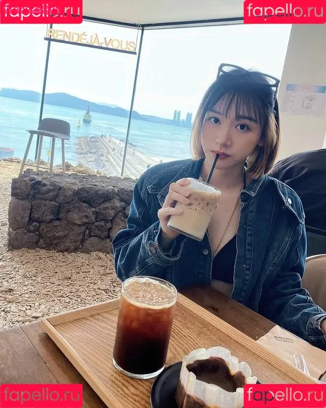 映雪Inshy Onlyfans Photo Gallery 