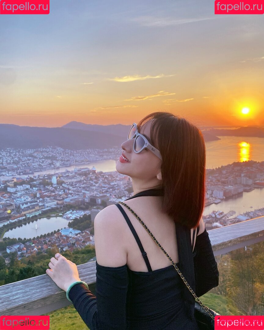 映雪Inshy Onlyfans Photo Gallery 