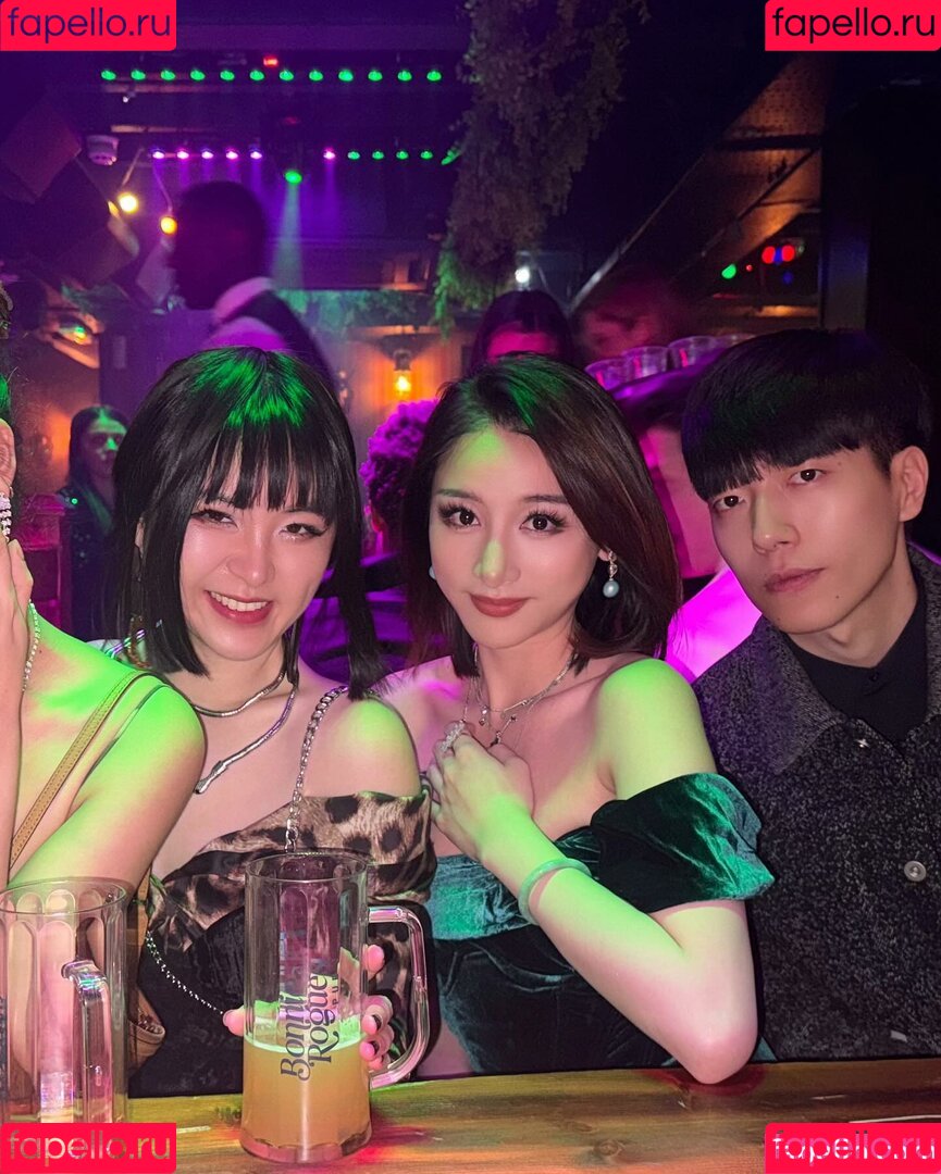 映雪Inshy Onlyfans Photo Gallery 