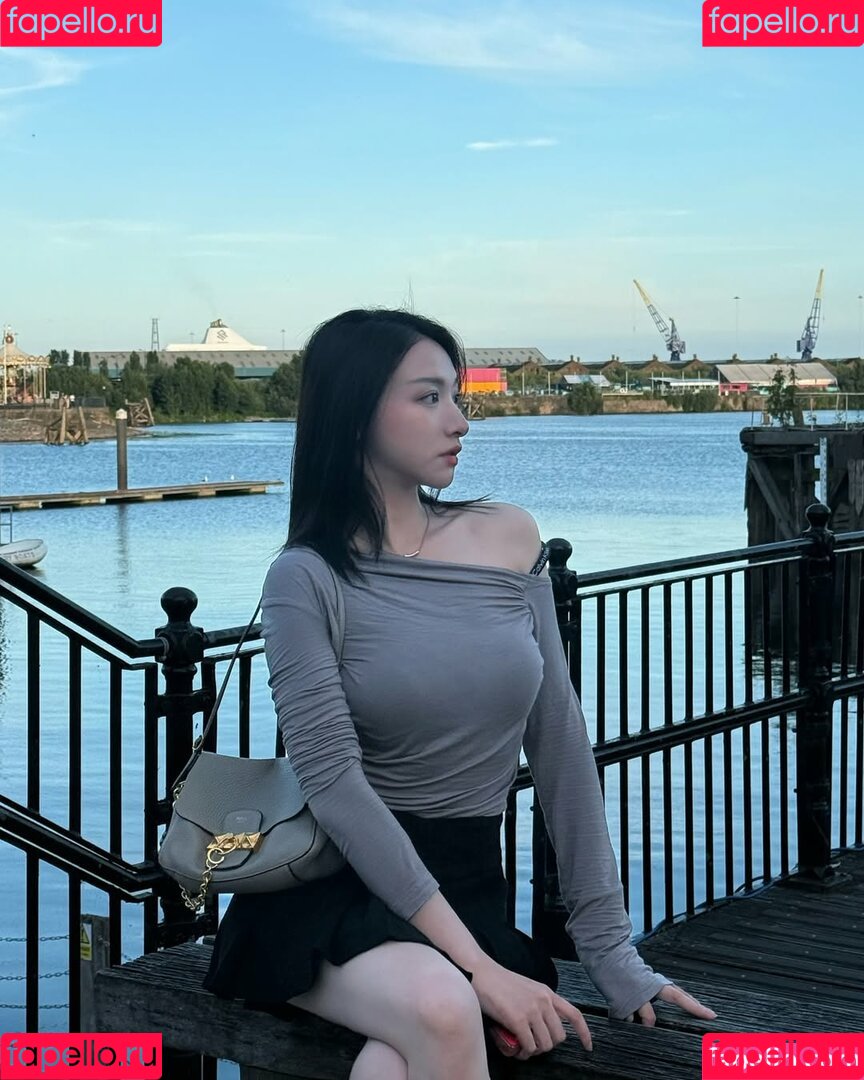 映雪Inshy Onlyfans Photo Gallery 