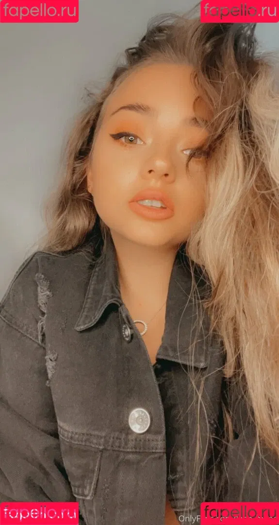 Lana_maee Onlyfans Photo Gallery 
