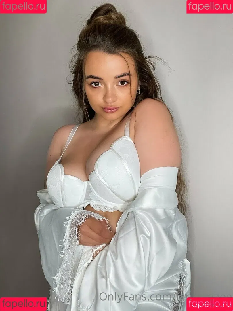 Lana_maee Onlyfans Photo Gallery 
