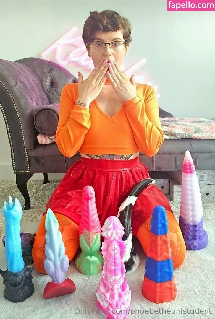 phoebetheunistudent Onlyfans Photo Gallery 