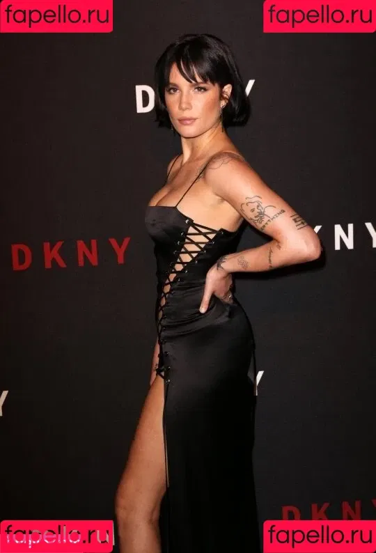 Halsey Onlyfans Photo Gallery 