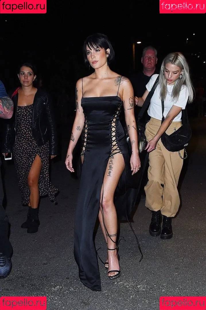 Halsey Onlyfans Photo Gallery 