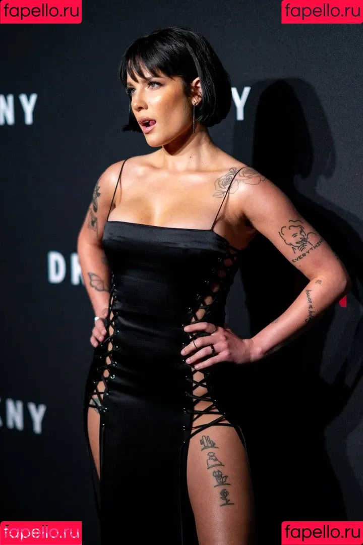 Halsey Onlyfans Photo Gallery 