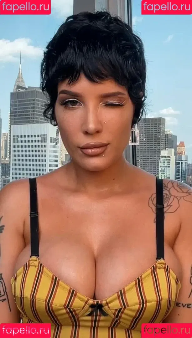 Halsey Onlyfans Photo Gallery 