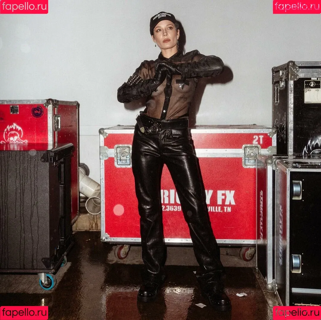 Halsey Onlyfans Photo Gallery 