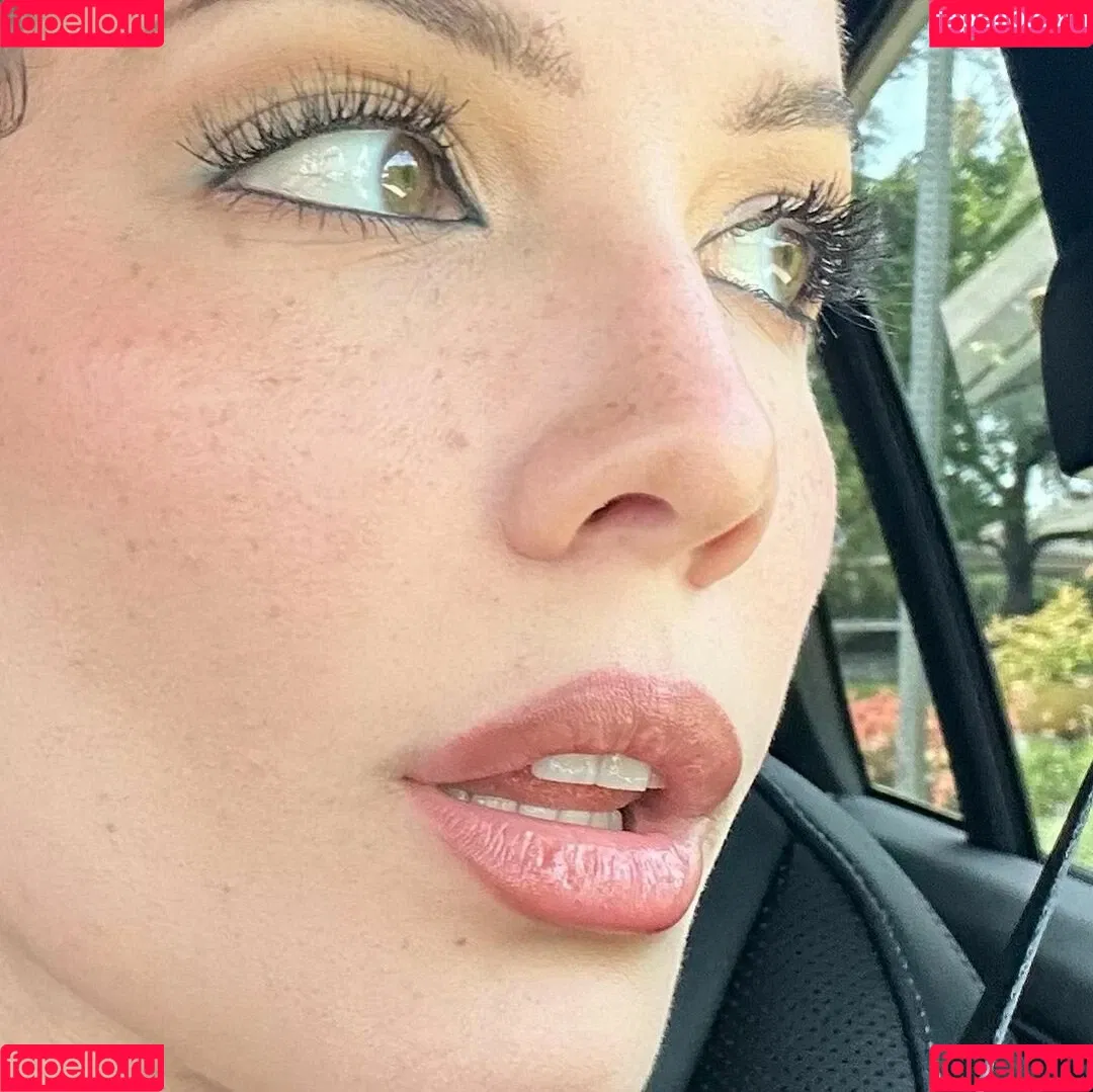Halsey Onlyfans Photo Gallery 