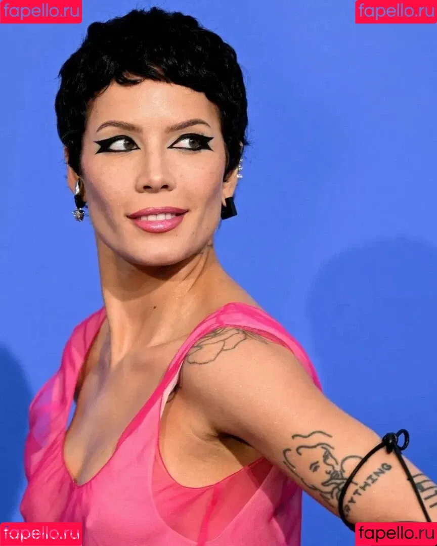 Halsey Onlyfans Photo Gallery 