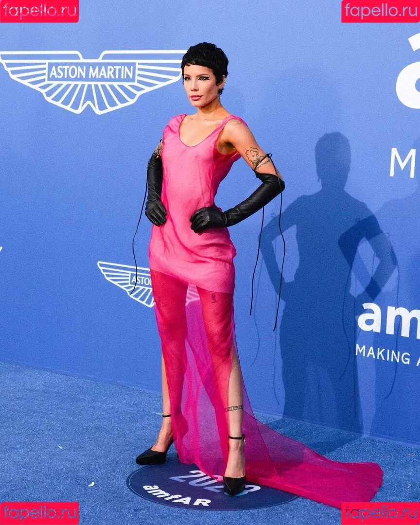 Halsey Onlyfans Photo Gallery 