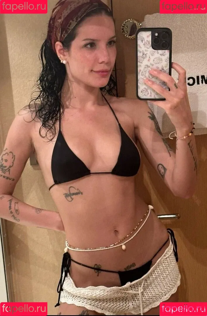 Halsey Onlyfans Photo Gallery 