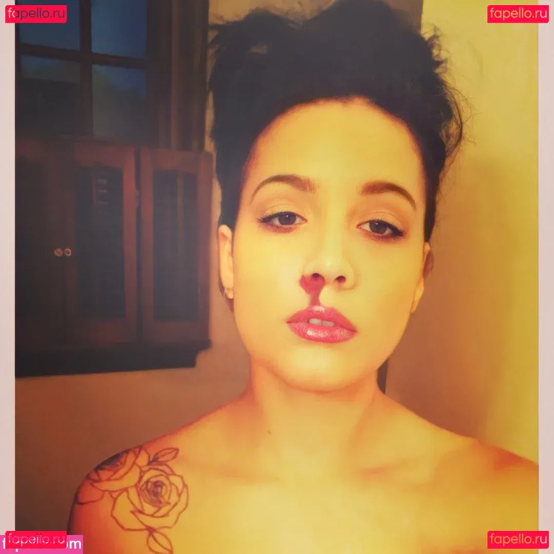 Halsey Onlyfans Photo Gallery 