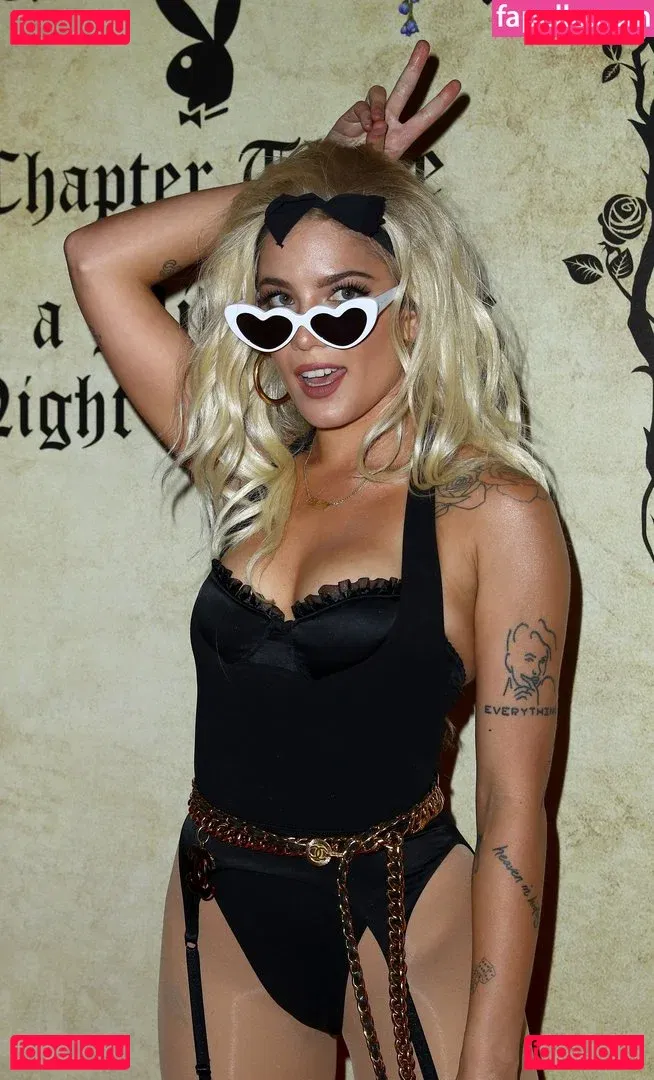 Halsey Onlyfans Photo Gallery 