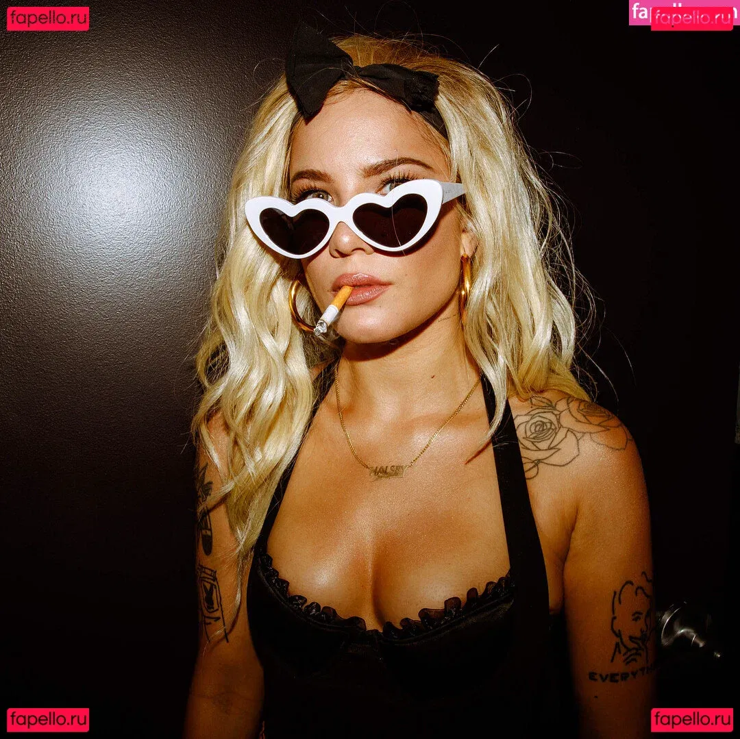 Halsey Onlyfans Photo Gallery 