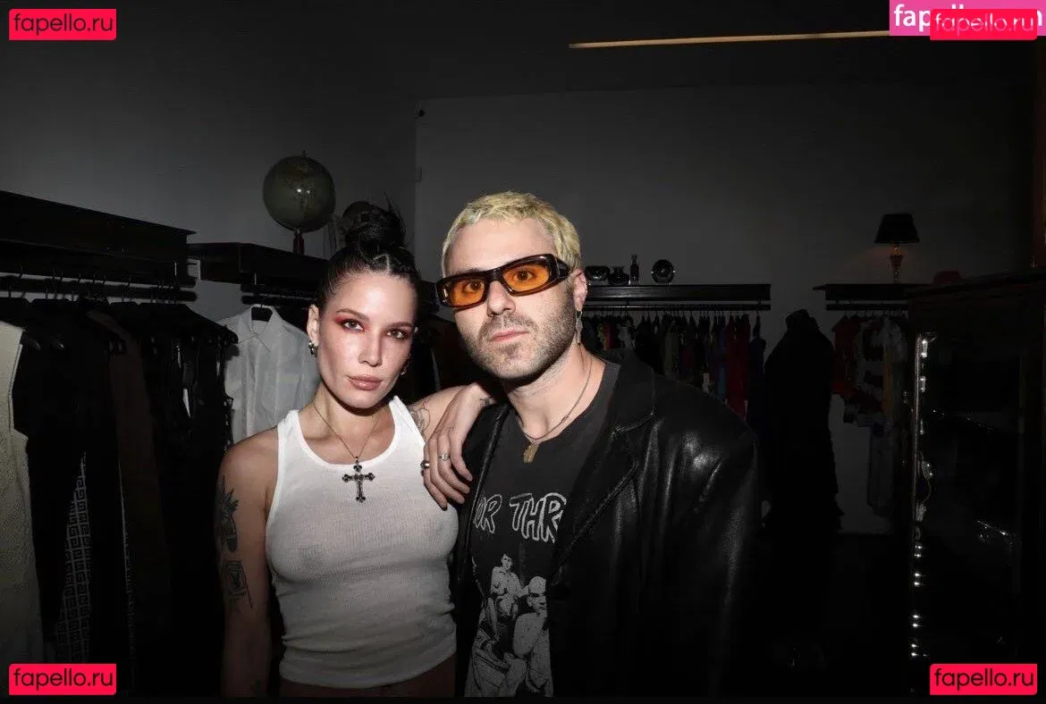 Halsey Onlyfans Photo Gallery 