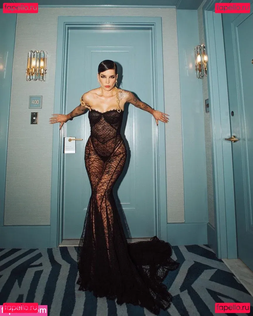 Halsey Onlyfans Photo Gallery 