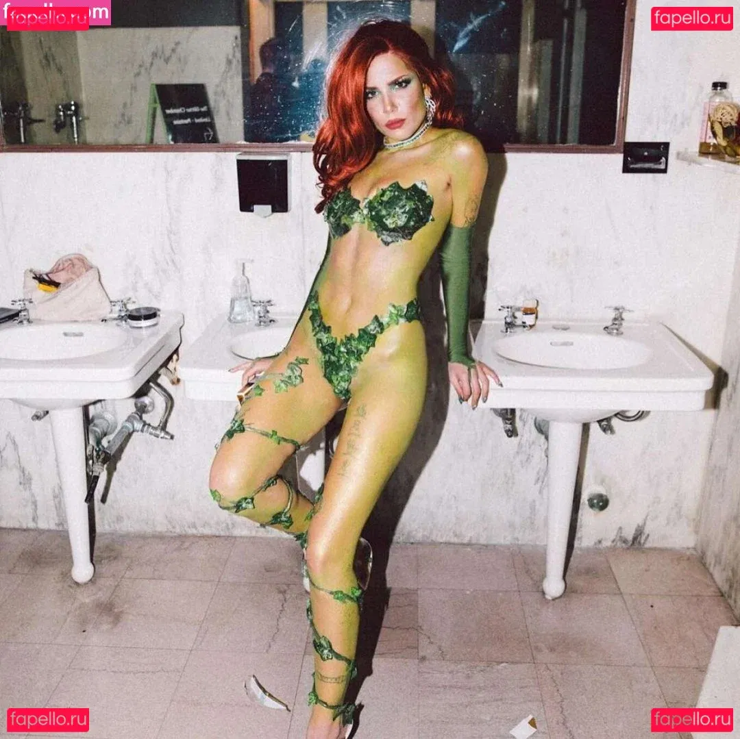 Halsey Onlyfans Photo Gallery 