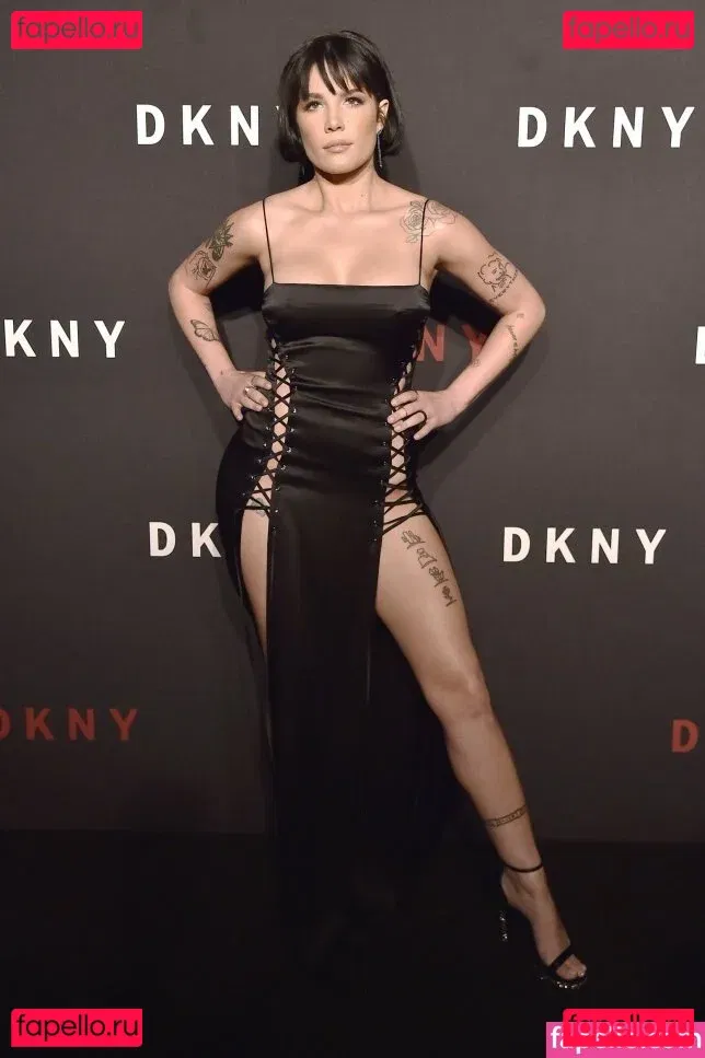 Halsey Onlyfans Photo Gallery 