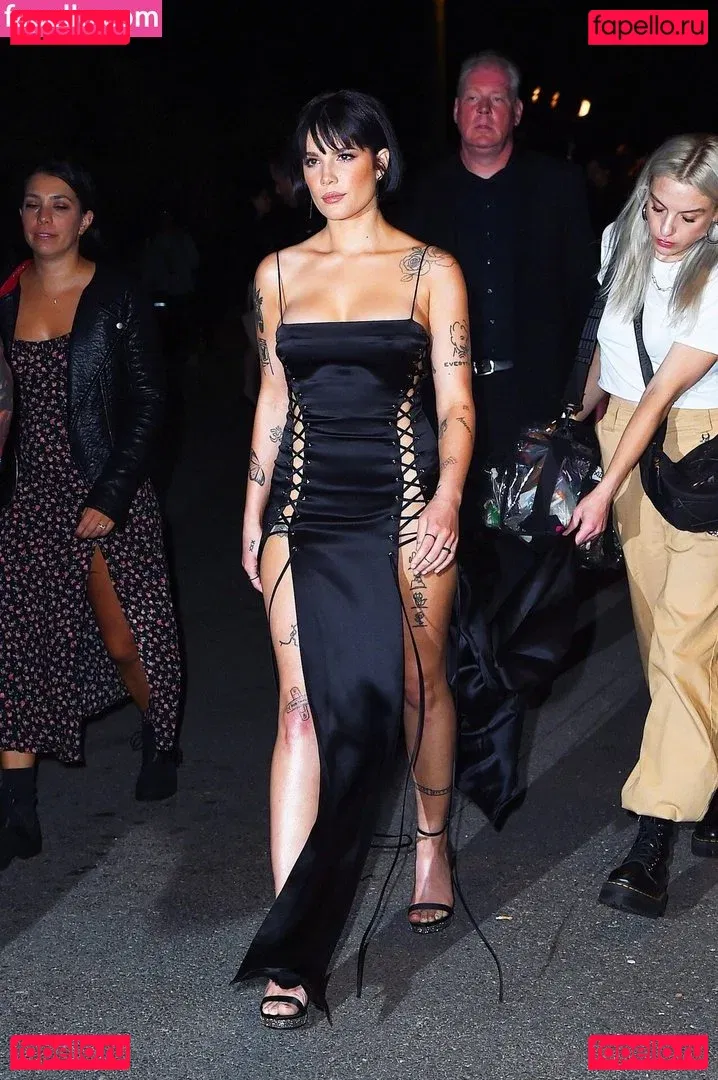 Halsey Onlyfans Photo Gallery 