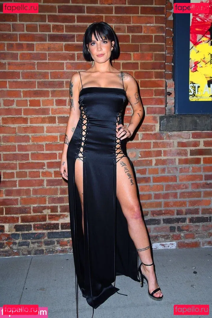 Halsey Onlyfans Photo Gallery 