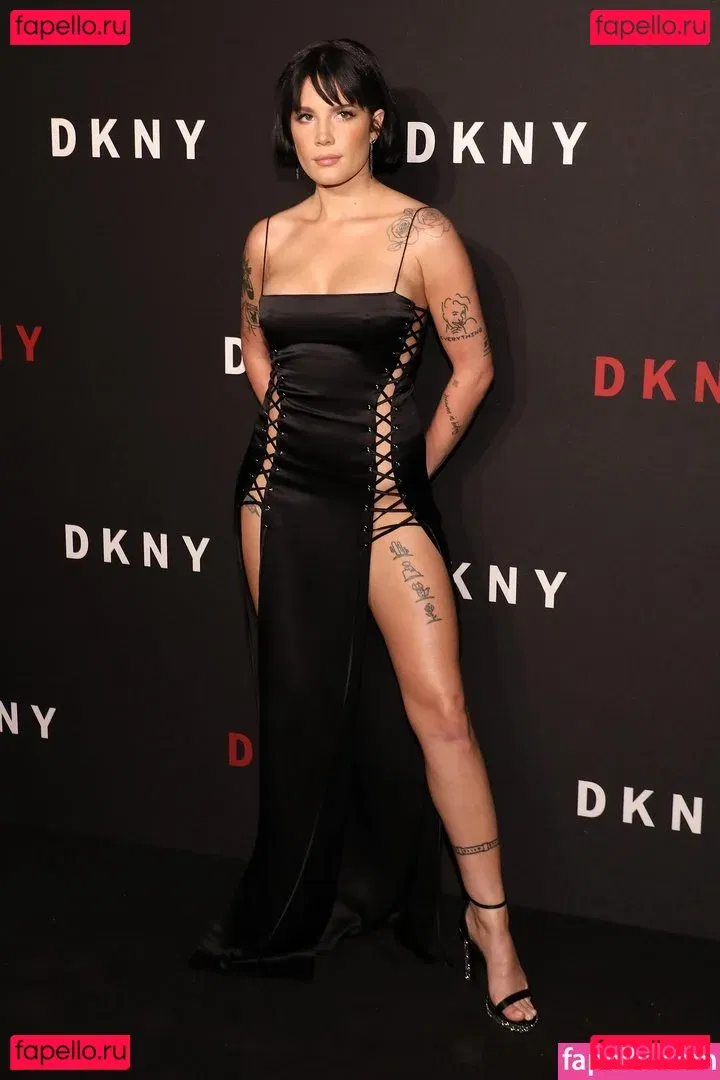 Halsey Onlyfans Photo Gallery 