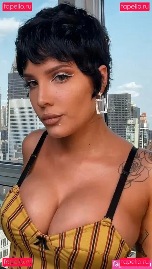 Halsey Onlyfans Photo Gallery 