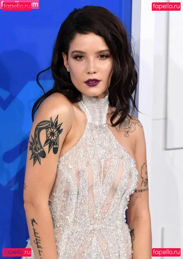 Halsey Onlyfans Photo Gallery 