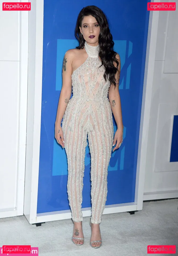 Halsey Onlyfans Photo Gallery 