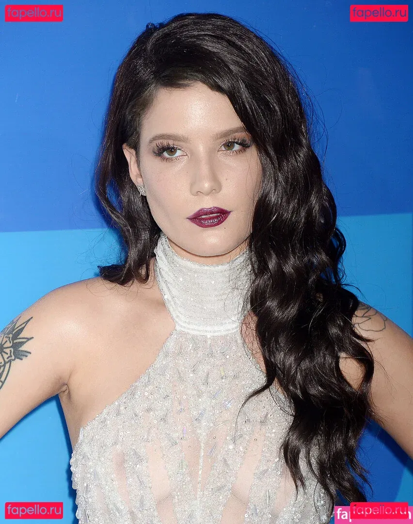 Halsey Onlyfans Photo Gallery 