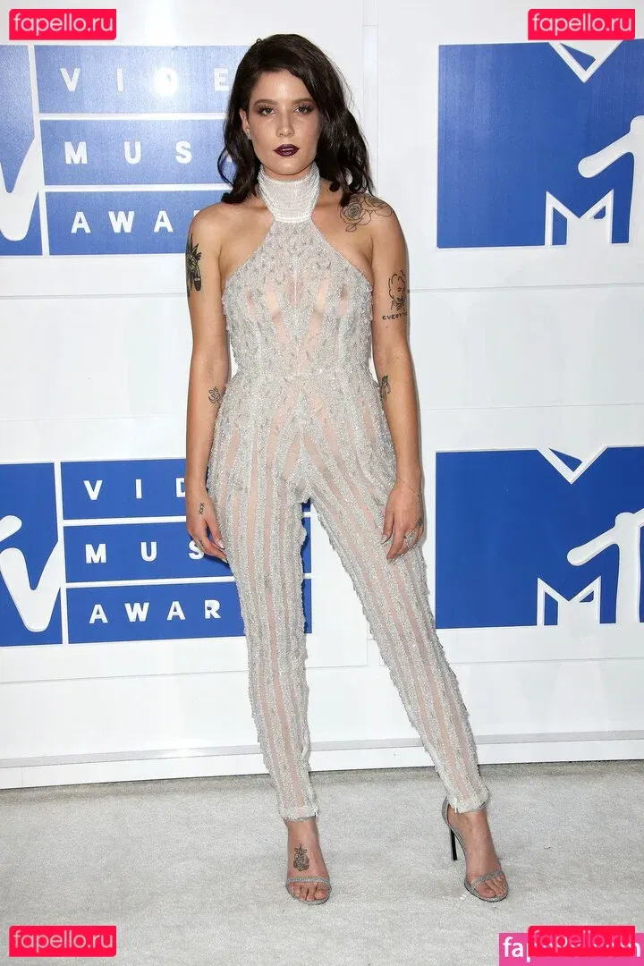 Halsey Onlyfans Photo Gallery 