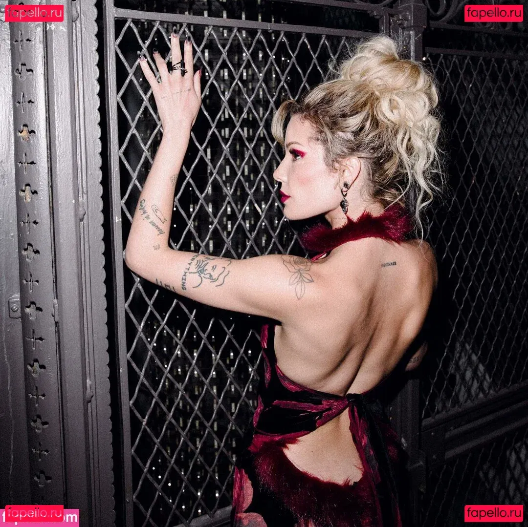 Halsey Onlyfans Photo Gallery 