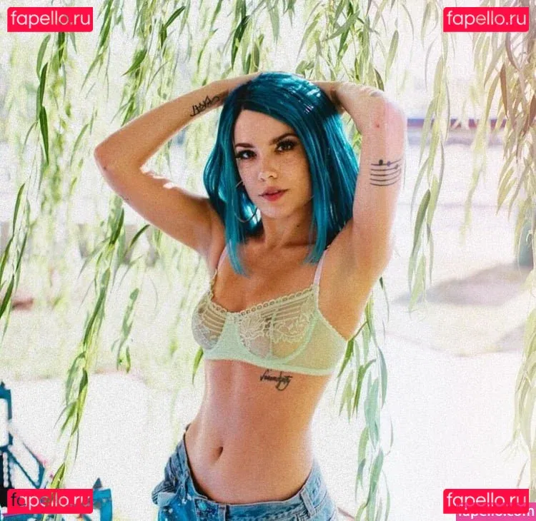 Halsey Onlyfans Photo Gallery 