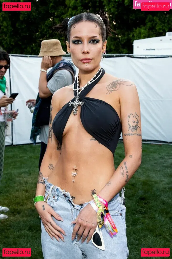 Halsey Onlyfans Photo Gallery 