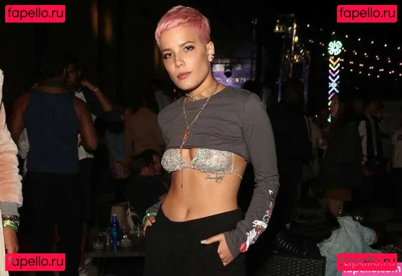 Halsey Onlyfans Photo Gallery 