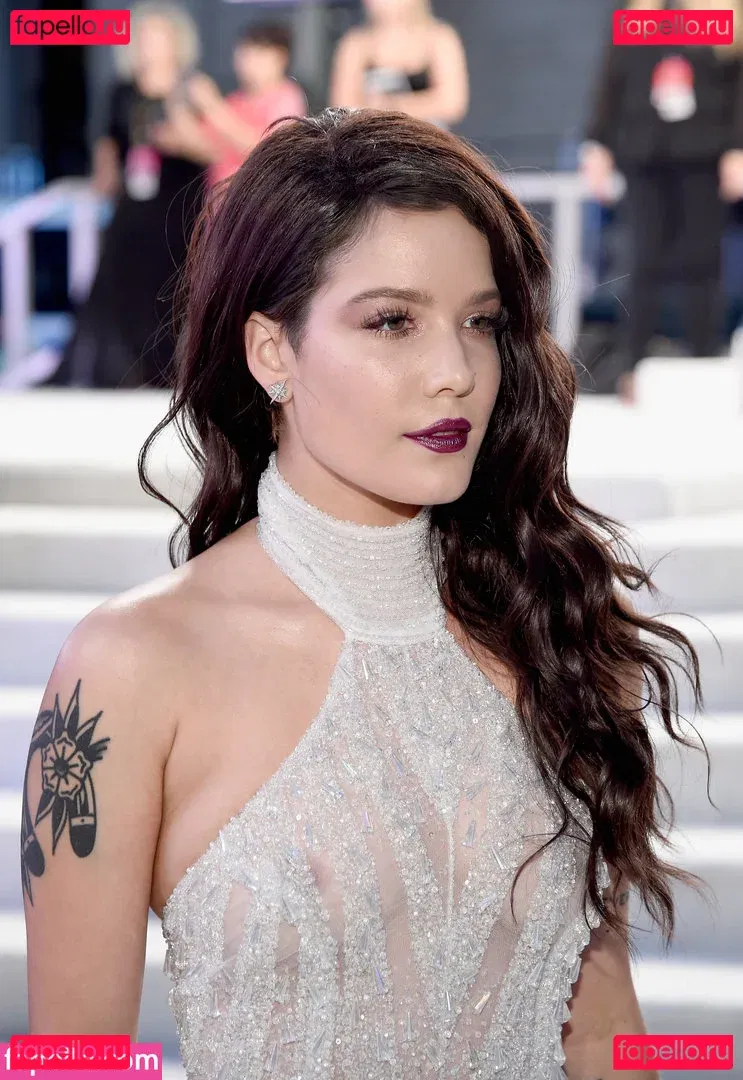 Halsey Onlyfans Photo Gallery 