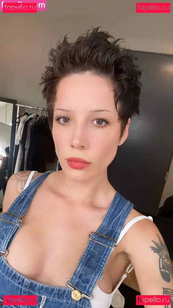 Halsey Onlyfans Photo Gallery 
