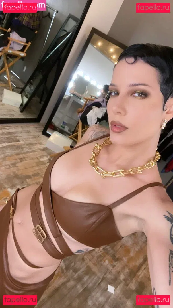 Halsey Onlyfans Photo Gallery 