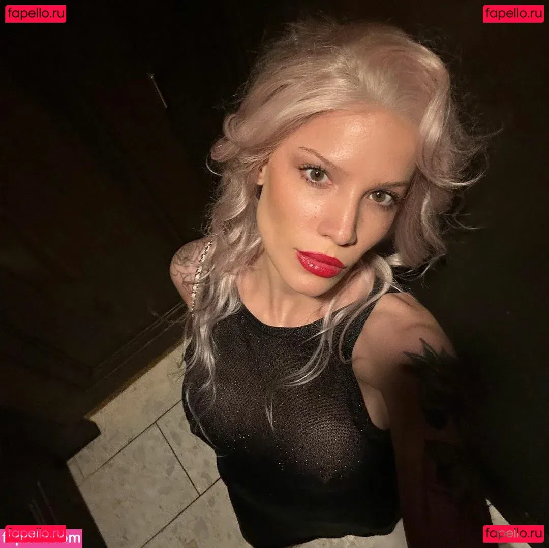 Halsey Onlyfans Photo Gallery 