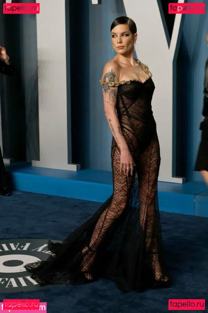 Halsey Onlyfans Photo Gallery 