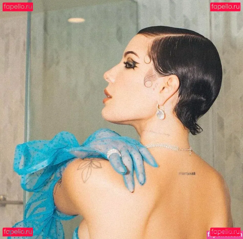 Halsey Onlyfans Photo Gallery 