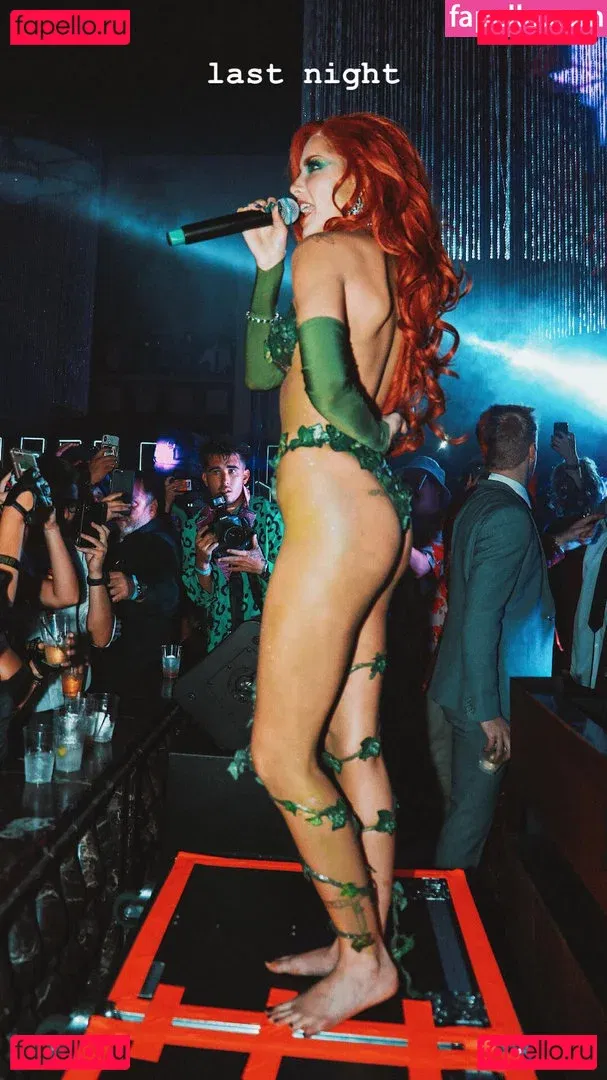 Halsey Onlyfans Photo Gallery 