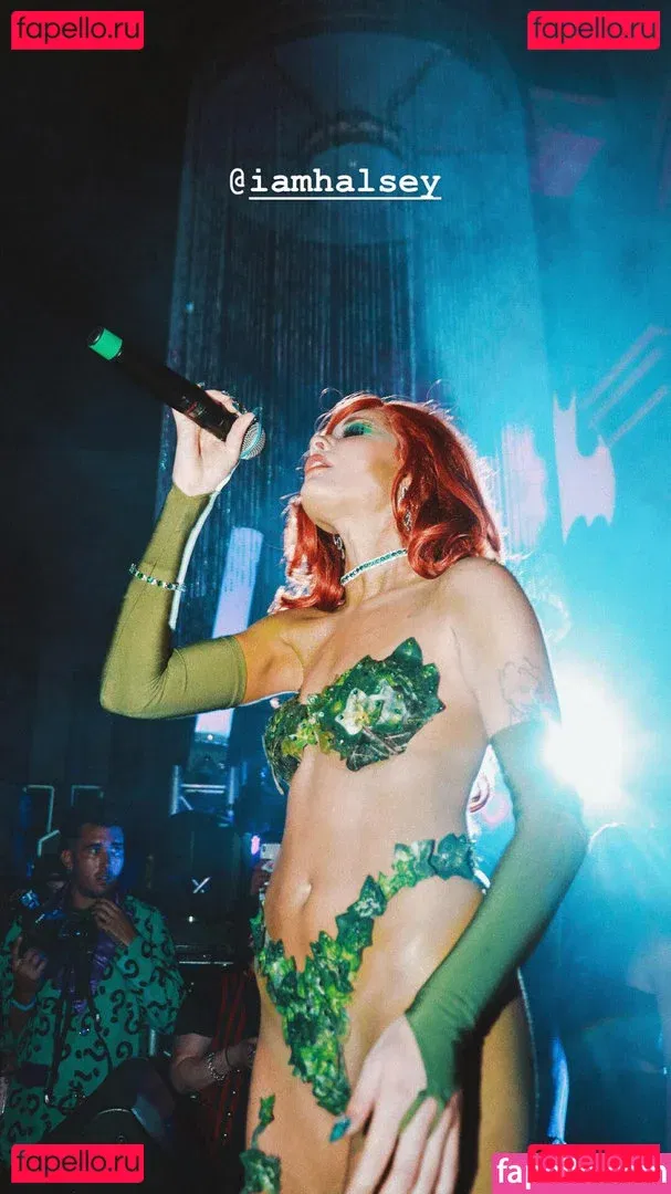 Halsey Onlyfans Photo Gallery 