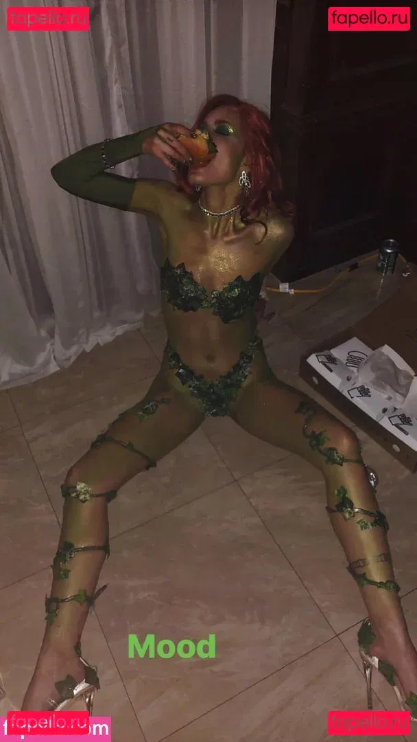 Halsey Onlyfans Photo Gallery 