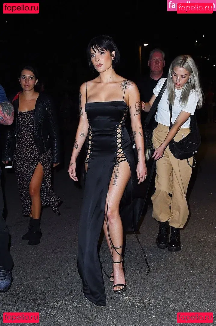 Halsey Onlyfans Photo Gallery 