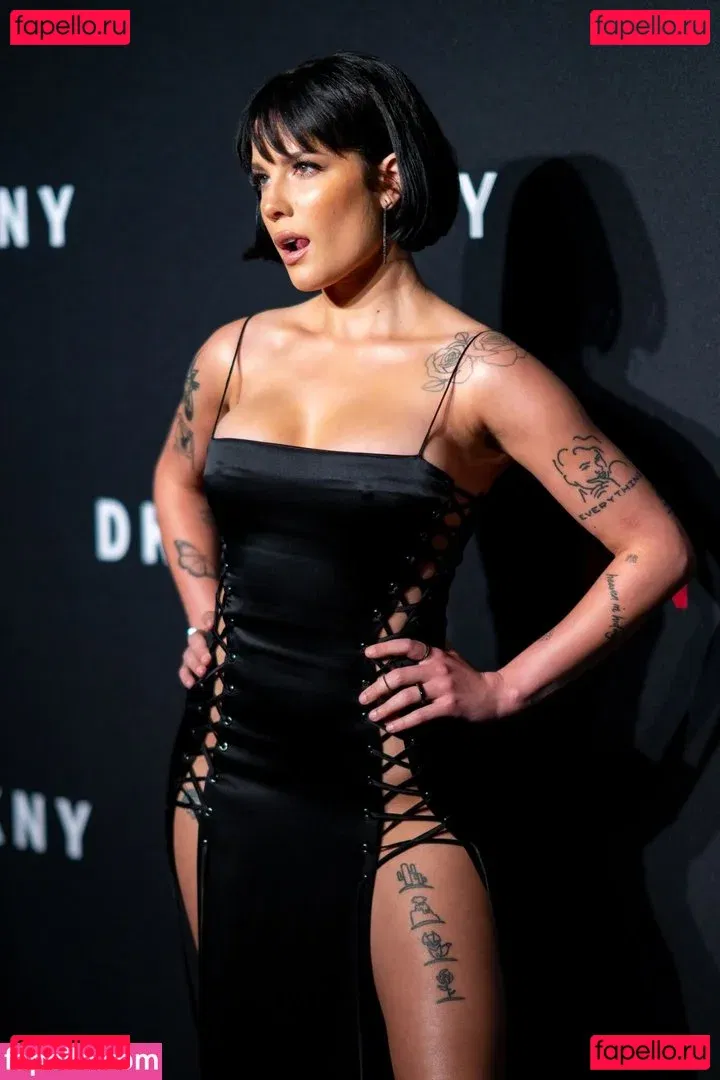 Halsey Onlyfans Photo Gallery 